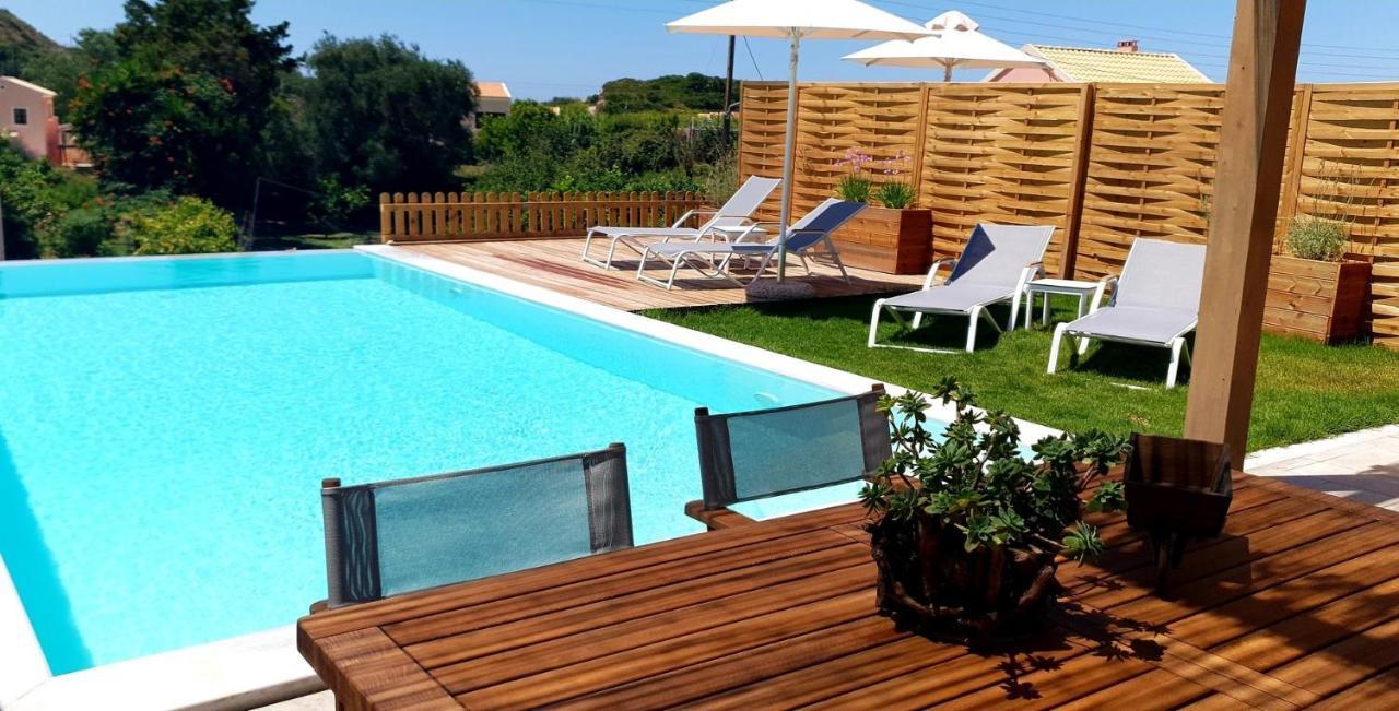 Ereikoussa Reiki Villas Erikousa מראה חיצוני תמונה
