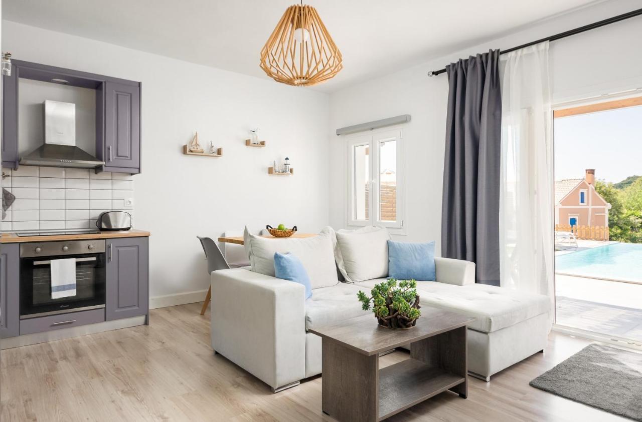 Ereikoussa Reiki Villas Erikousa מראה חיצוני תמונה