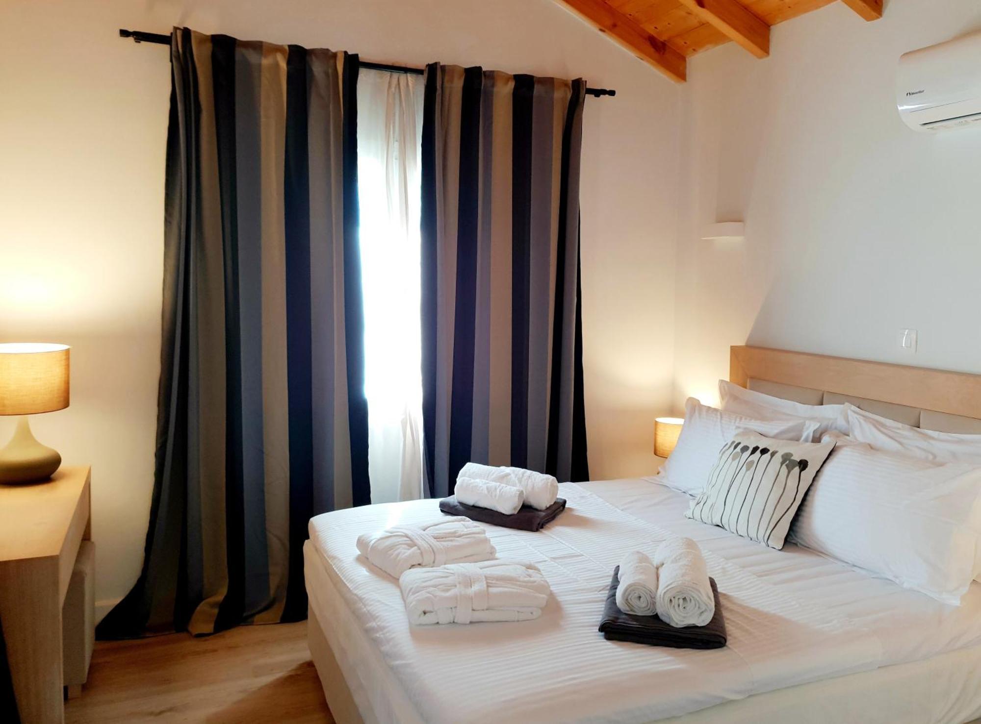 Ereikoussa Reiki Villas Erikousa מראה חיצוני תמונה