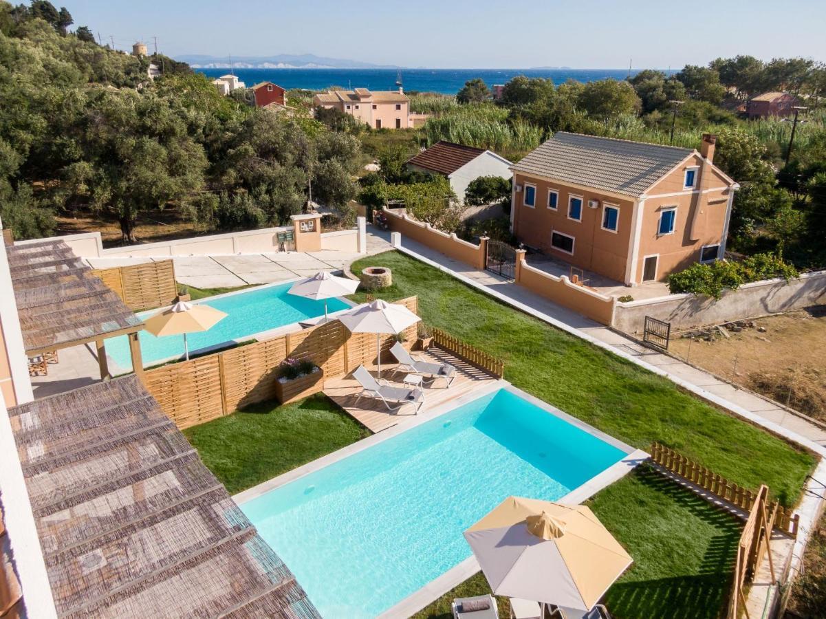 Ereikoussa Reiki Villas Erikousa מראה חיצוני תמונה