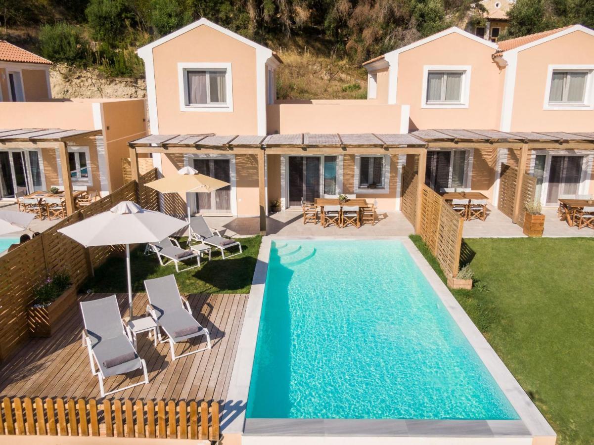 Ereikoussa Reiki Villas Erikousa מראה חיצוני תמונה