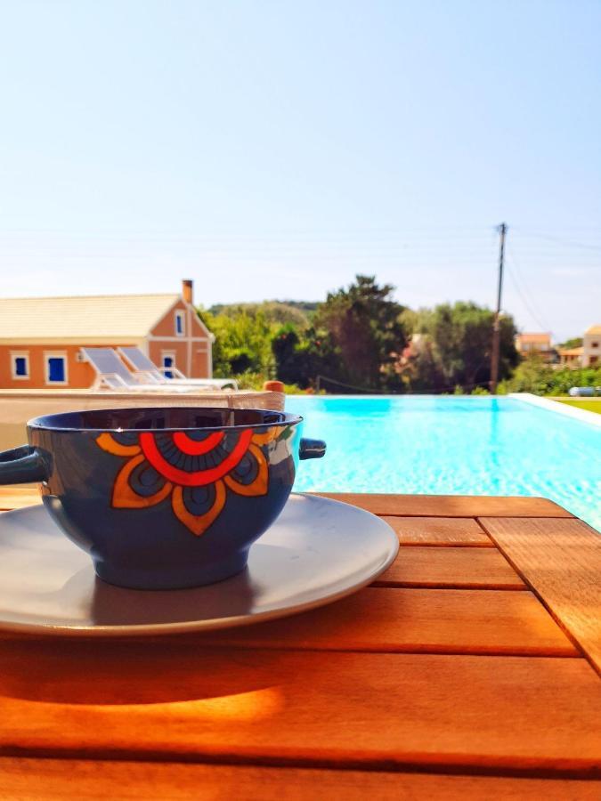 Ereikoussa Reiki Villas Erikousa מראה חיצוני תמונה